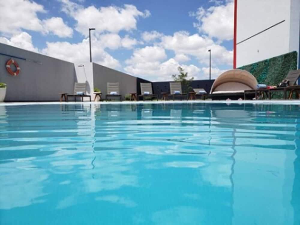 Hilton Garden Inn Salamanca Exteriör bild
